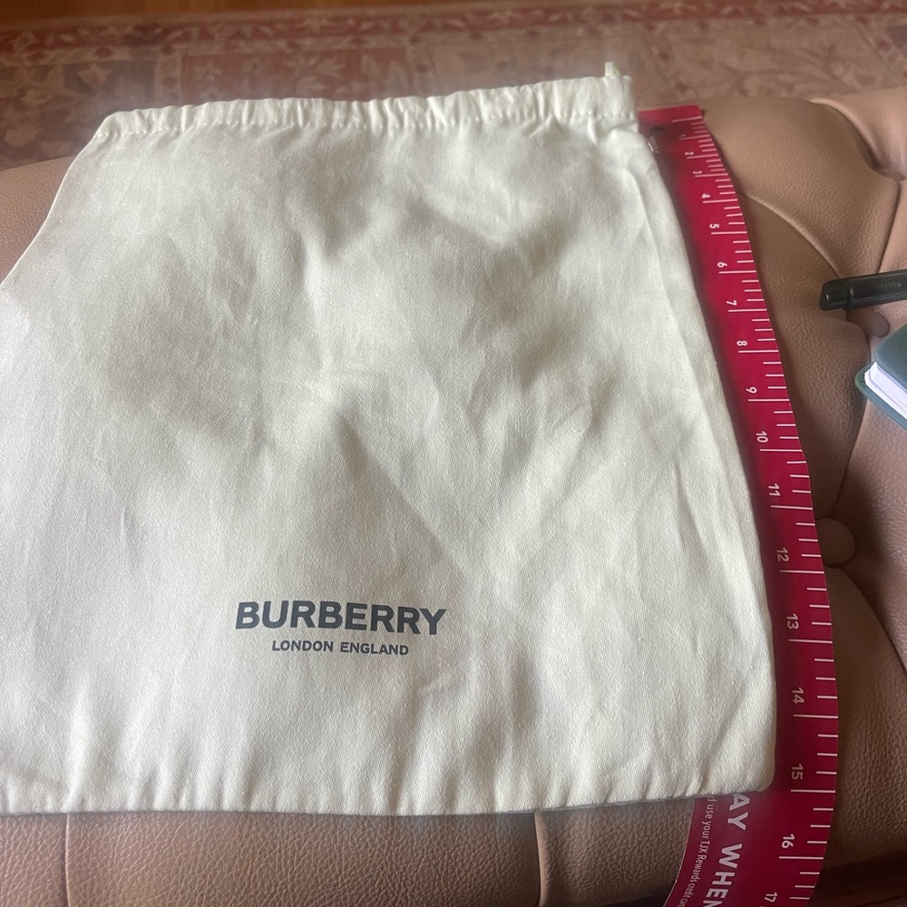Burberry Cream Dust Bag with Logo - Picture 3 of 4